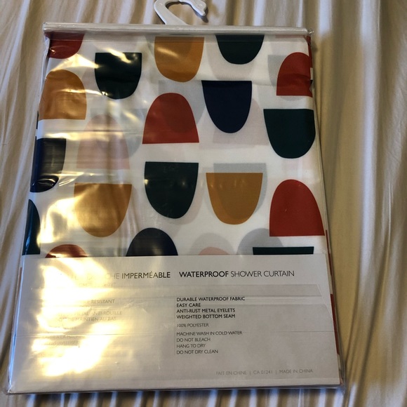 New Colourful Shower Curtain - Picture 3 of 6